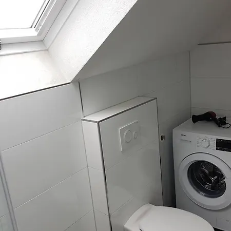 Dachwohnung Eyb Mit 3 Schlafzimmern Appartamento