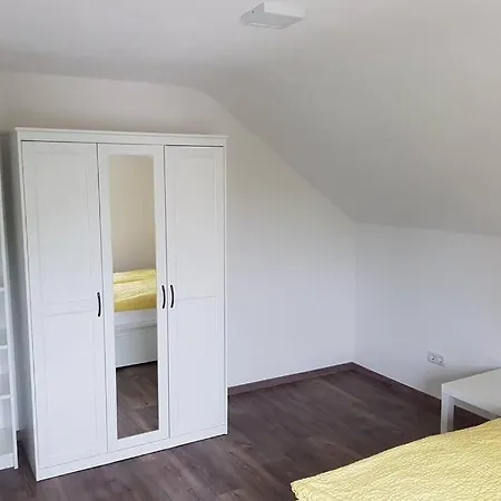Dachwohnung Eyb Mit 3 Schlafzimmern Appartamento