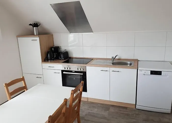 Dachwohnung Eyb Mit 3 Schlafzimmern *