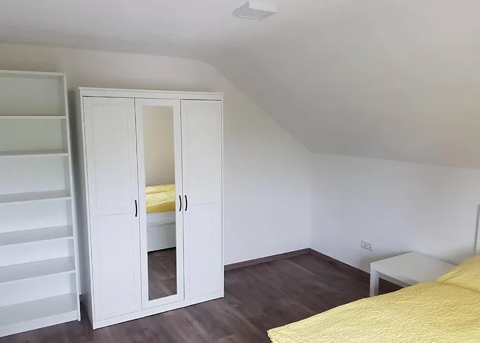 Dachwohnung Eyb Mit 3 Schlafzimmern Apartmán